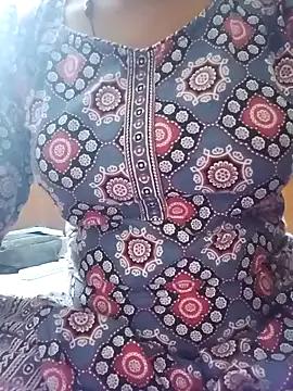 dhina79 on StripChat