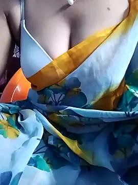 dhina79 on StripChat