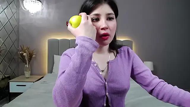 DianaMello on StripChat