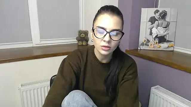 divina_kira — I'll show you my panties and breasts*)