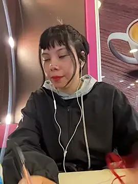 EemaHaruki on StripChat