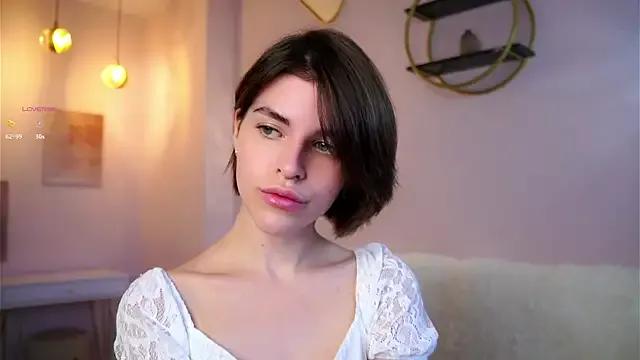 EleneButton on StripChat