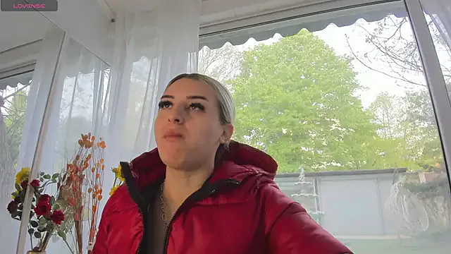 Ella_Vee
