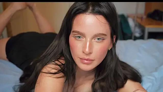 ellaa91 on StripChat 