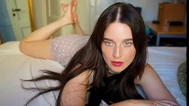 ellaa91 on StripChat 