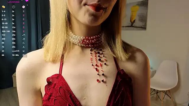 EllieDul on StripChat 