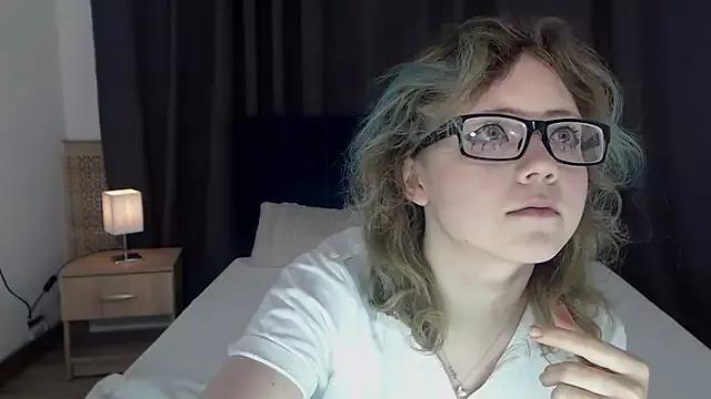 EmilyAngells on StripChat