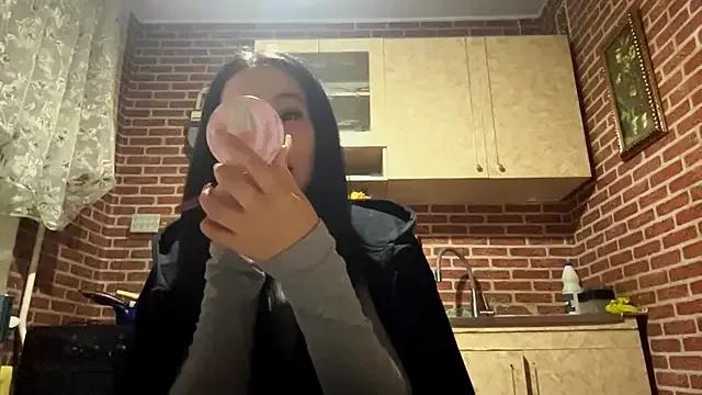 EmmaLeexth on StripChat 