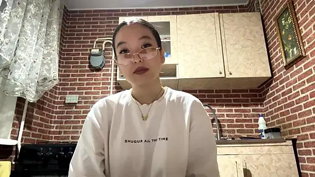 EmmaLeexth on StripChat 