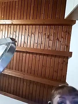 EmmaQueen4 on StripChat 