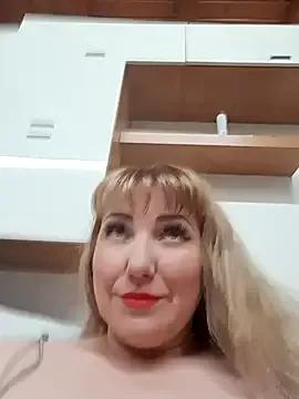 EmmaQueen4 on StripChat 