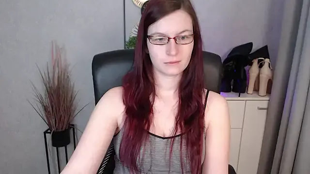 emmaxDelight on StripChat