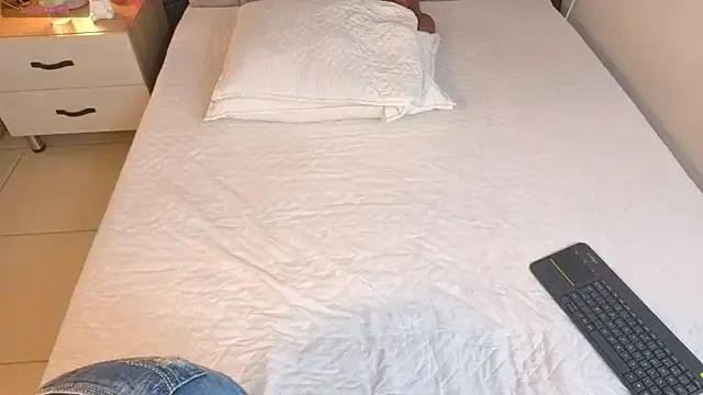 emmi_collinss on StripChat 