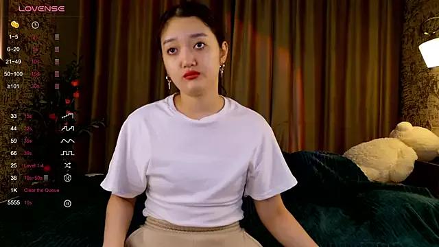 FreyaRaya on StripChat