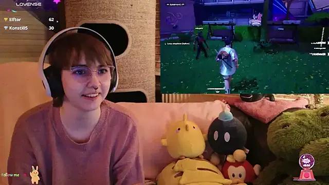 GamerGirl_Eve — LT gets 2 Videos + 2 Pics ( )*