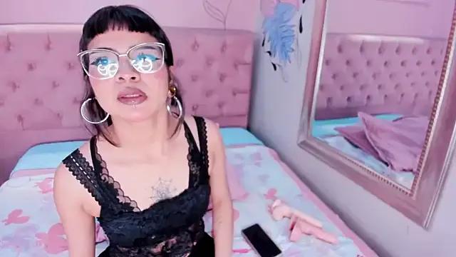 ILENAHEY on StripChat