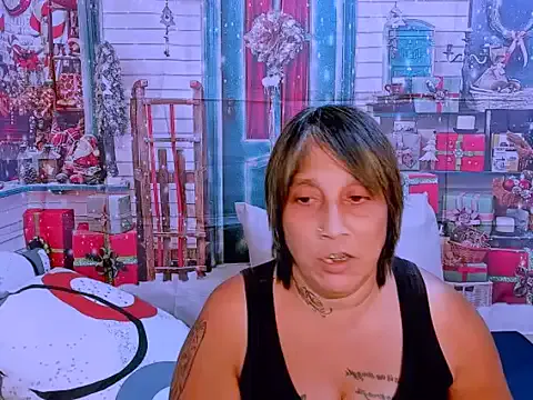 indianroxy on StripChat
