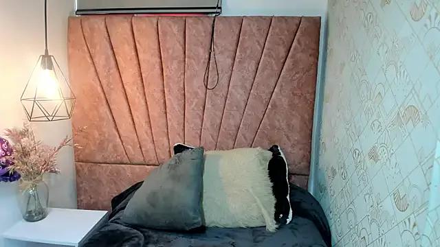 Issa_Milf__ — Freechat on StripChat