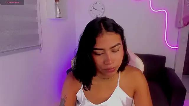 Ivyy_Moon_ on StripChat 