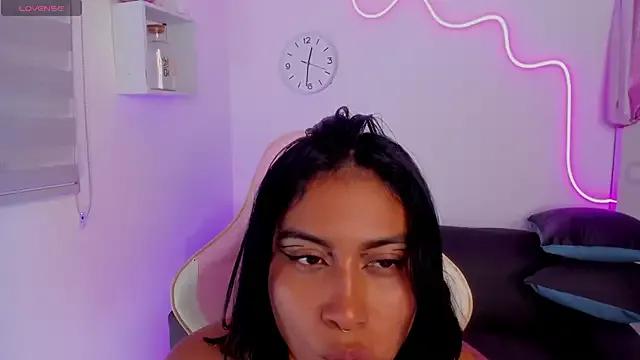 Ivyy_Moon_ on StripChat 
