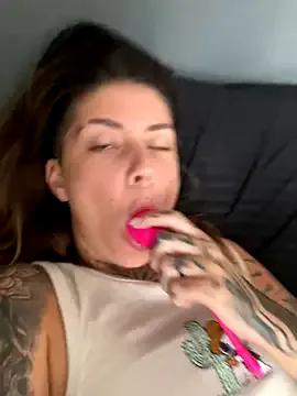 Izy_cute_ on StripChat