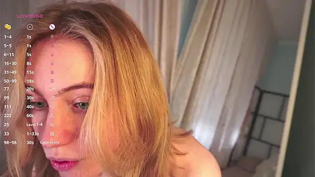 KeeleyCreswell on StripChat 