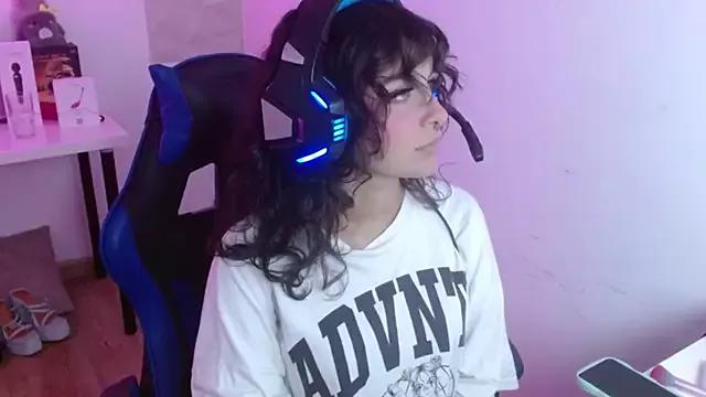 larah_uwu on StripChat 