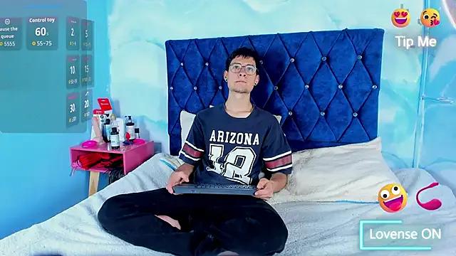 Laylaa_and_Logan on StripChat 