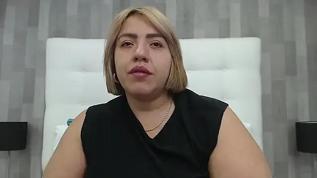 LeahMillerr on StripChat