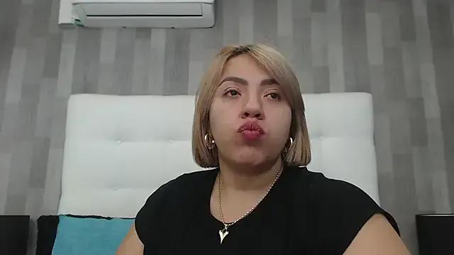 LeahMillerr on StripChat