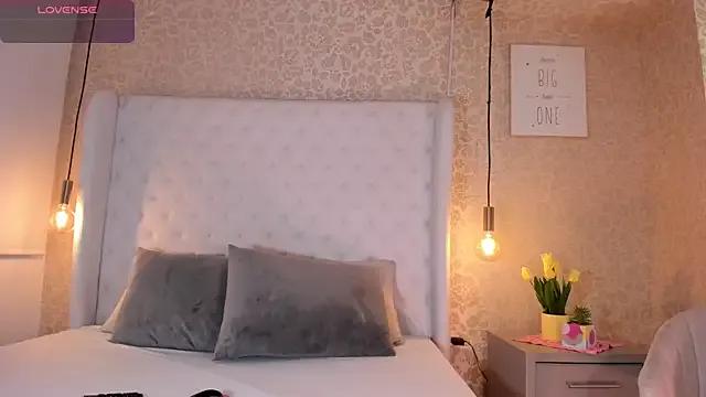 lena_martinn on StripChat