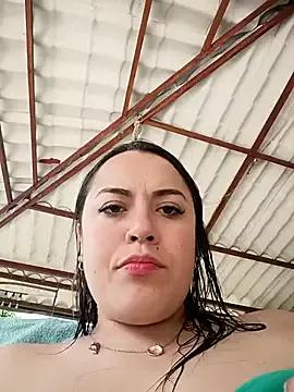 Lesly_10- — My friend oils my breasts 