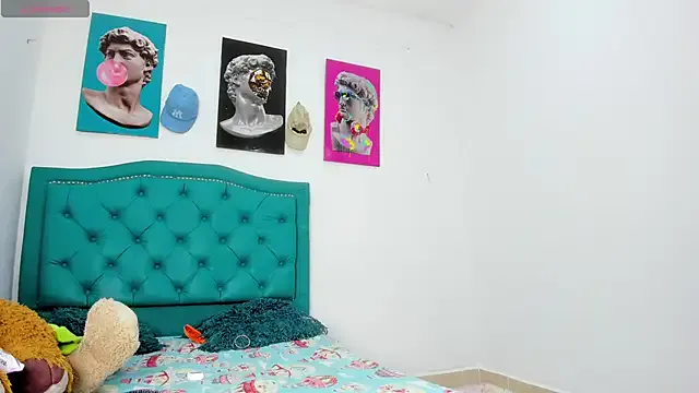 Lilybaudinx96 on StripChat