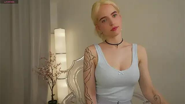 lolly_pie on StripChat 