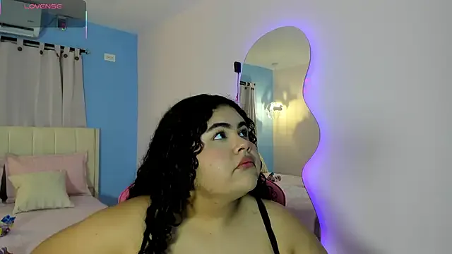 LOU_22_ model from StripChat