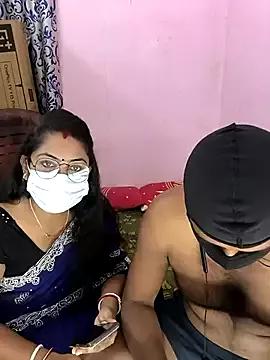 Lovlycouple1 on StripChat 