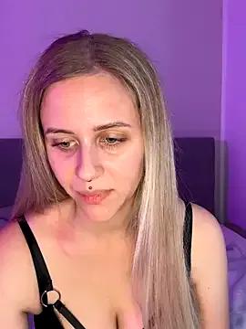 lunawolf21 on StripChat