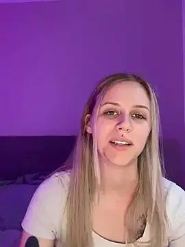 lunawolf21 on StripChat