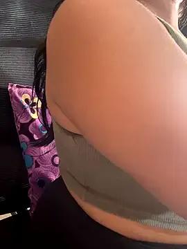 Maggi-is-back on StripChat 