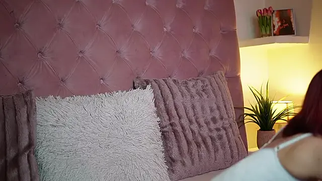 MaiaMini on StripChat