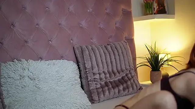MaiaMini on StripChat