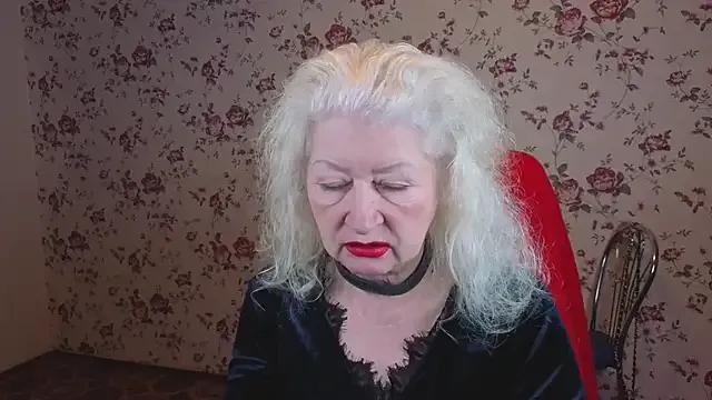 Maya_Mayflower on StripChat