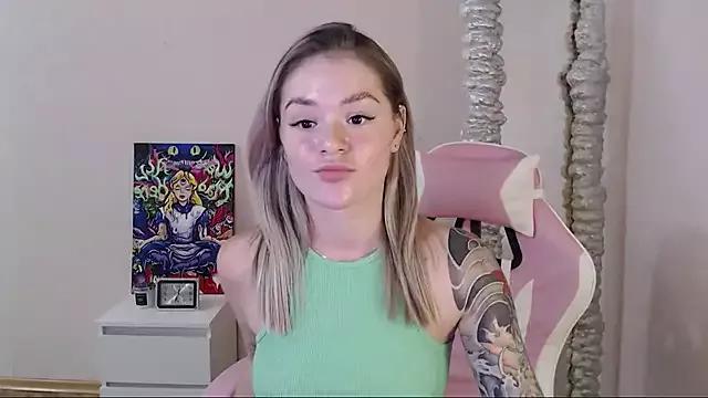 miaacatt on StripChat 