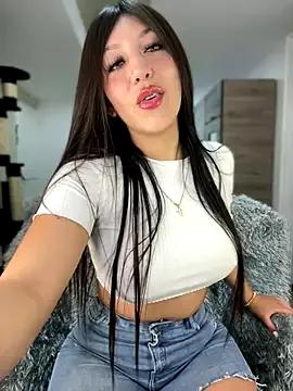 MiaJones21 on StripChat