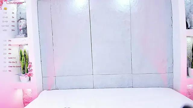 MiaMistrex on StripChat 