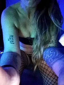 MiilaMii — Free Tits+Finger me