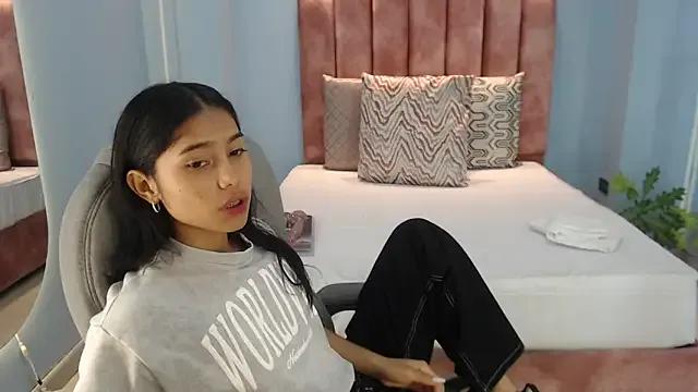 Milaa_Star_ on StripChat