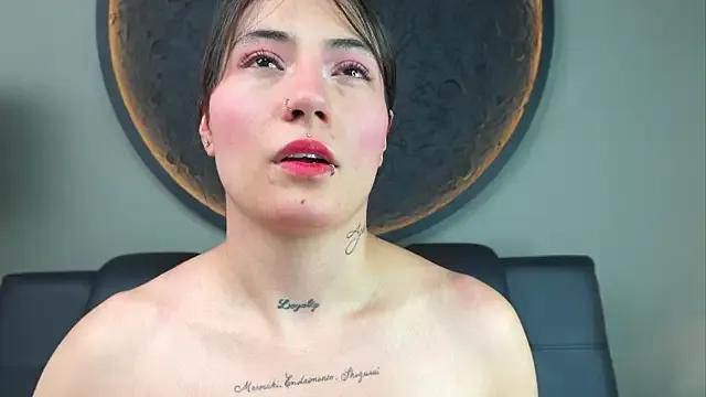 miss_sharlotte18 on StripChat 