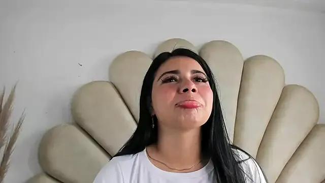 Natasha__Blue on StripChat 