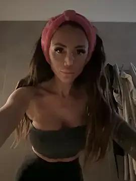 NicollleDiamondd — Make me feel you !!!